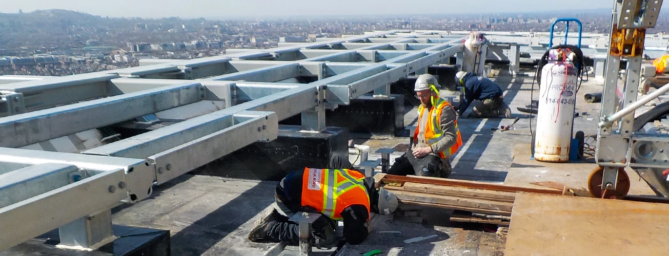 Notre équipe en Sciences du bâtiment gagne le projet de réfection du toit du mât du stade olympique