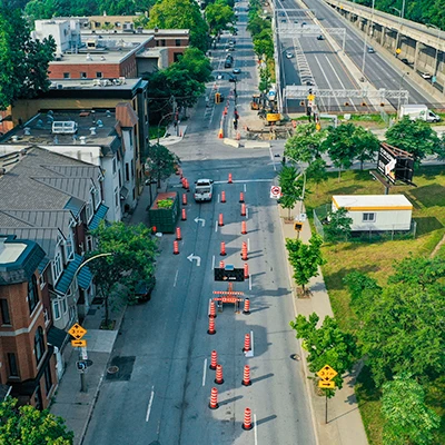 Nous avons mis en place un plan de gestion des impacts et de la circulation spécifique à chaque étape de la construction.